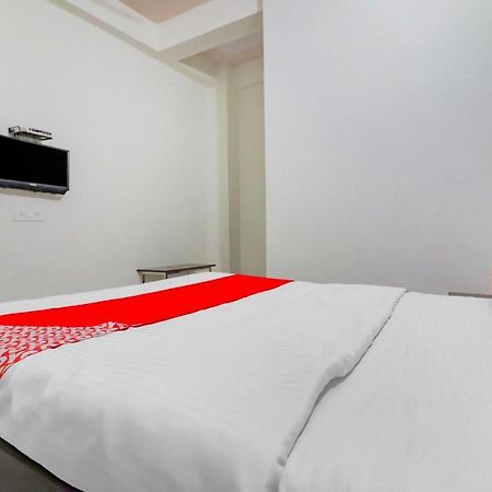 Rajlakshmi Guest House Матура Екстериор снимка