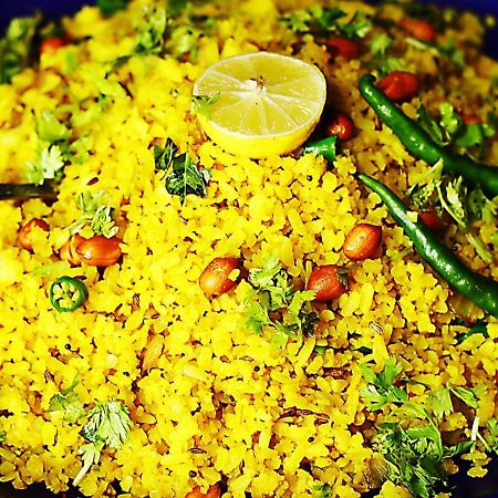 Rajlakshmi Guest House Матура Екстериор снимка
