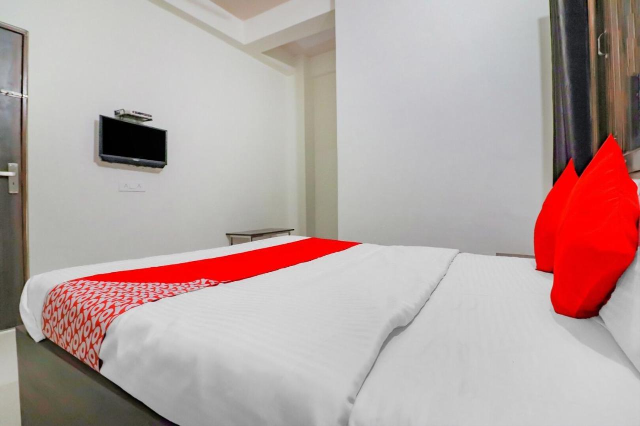 Rajlakshmi Guest House Матура Екстериор снимка