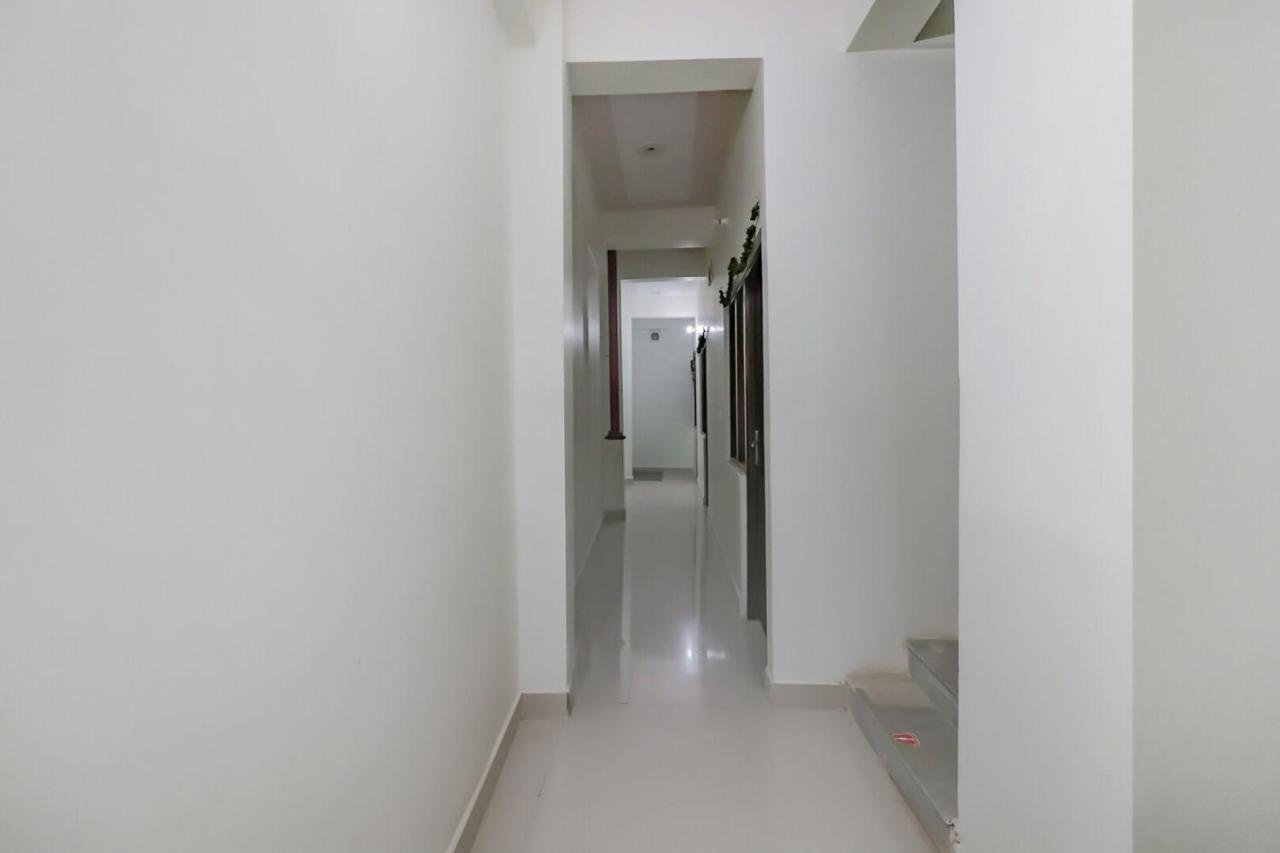 Rajlakshmi Guest House Матура Екстериор снимка