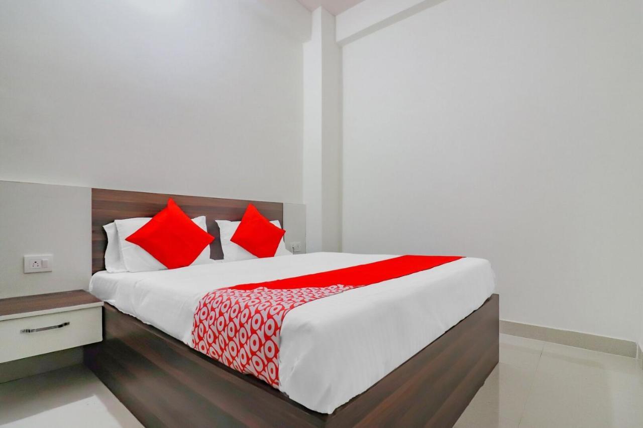 Rajlakshmi Guest House Матура Екстериор снимка
