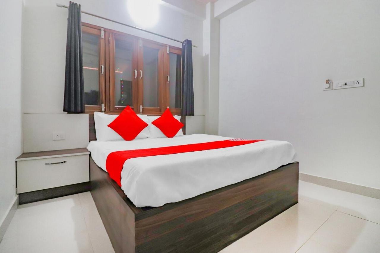 Rajlakshmi Guest House Матура Екстериор снимка