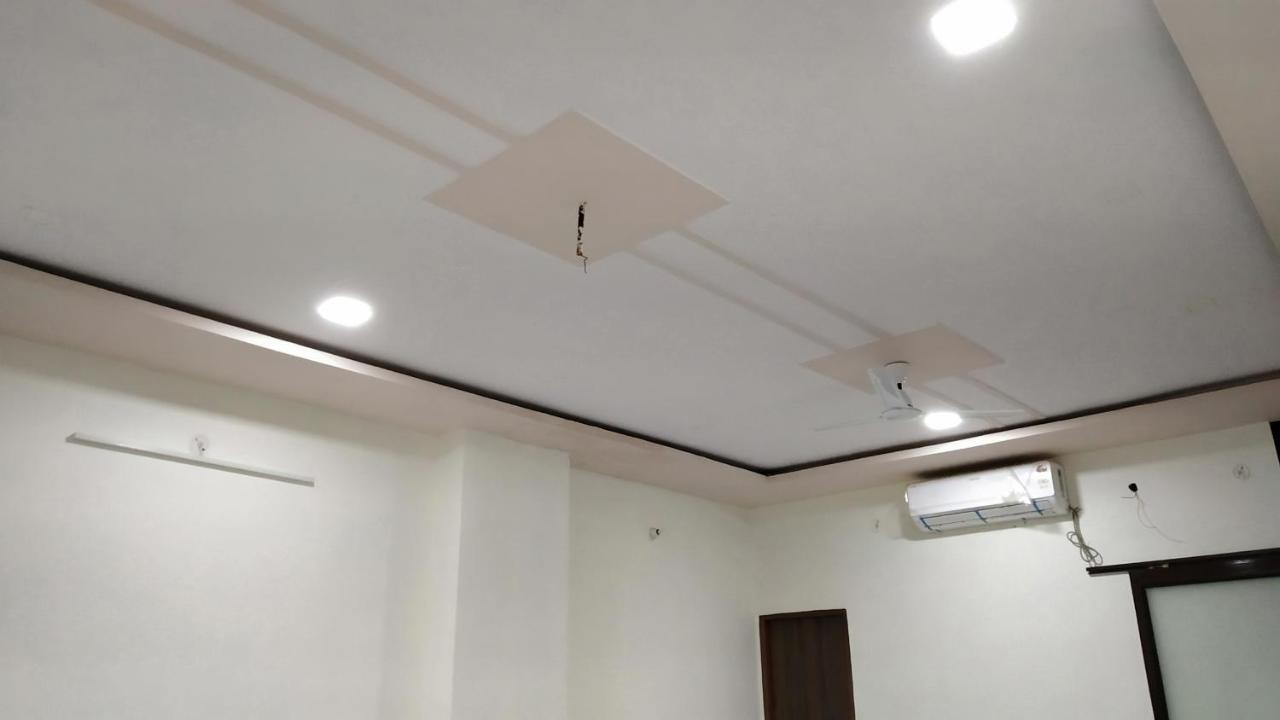 Rajlakshmi Guest House Матура Екстериор снимка